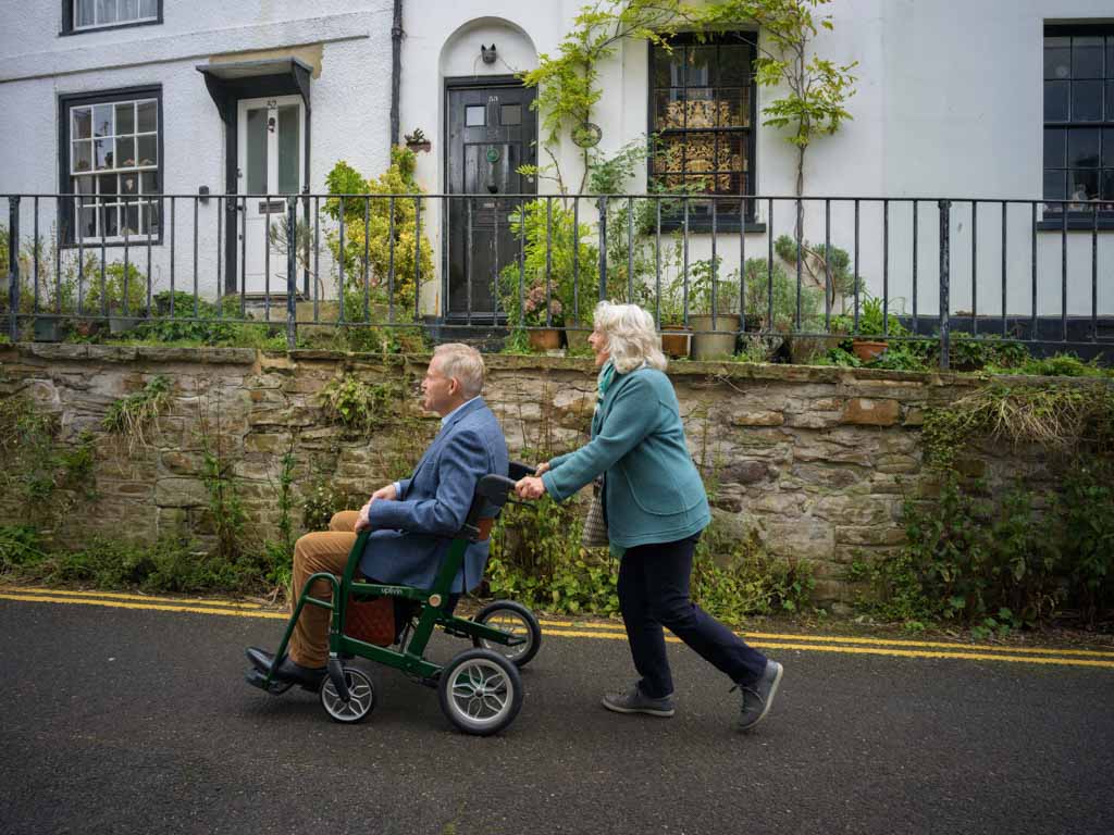 Uplivin Gavo 2-in-1 Walker Wheelchair